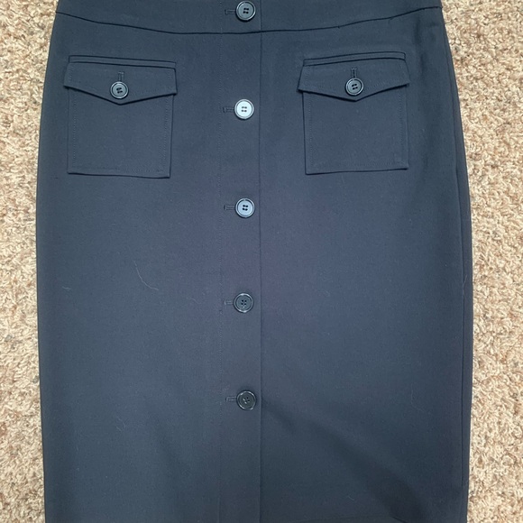 Ann Taylor Two Piece Suit. Size 2. Navy - Picture 3 of 4